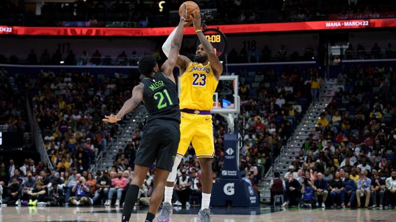 全世界没有英雄联盟的一天，英雄联盟意外全球停服，原因登上热搜