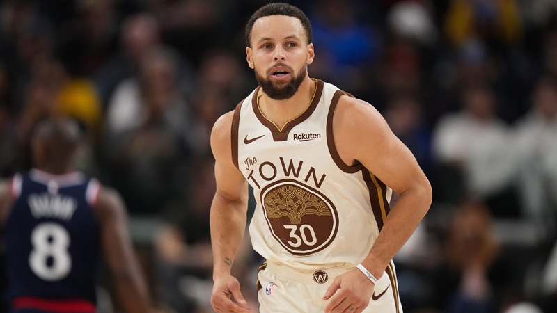 NBA战报：怀特25分&吉迪三双，公牛127-111轻取骑士（NBA快讯：怀特25分、吉迪三双，公牛127-111轻松击败骑士）